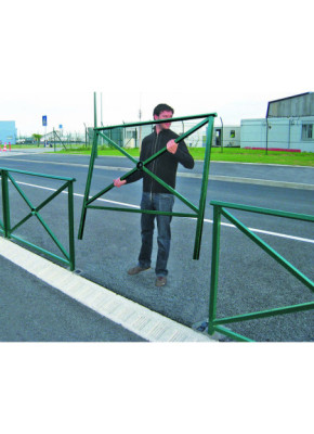 PLATINES ET FOURREAUX POUR BARRIÈRE MAIN COURANTE