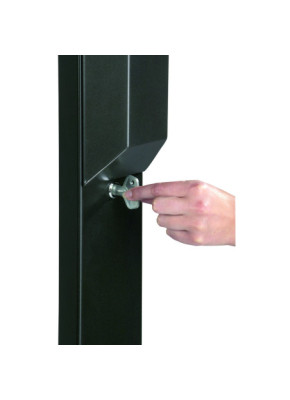 Serrure à clé triangulaire